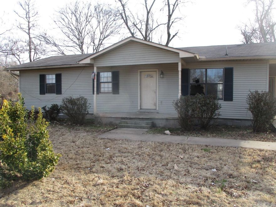 Have accepted offer, pending final signatures from seller.  All offers must be submitted by the Buyer's agent via the RES.NET Agent Portal., agents please READ the agent confidential remarks section for additional information on offer submission. 3/2 featuring living room open to kitchen/dining, laundry room, carport parking, covered deck.  Lender preapproval letter or proof of funds & earnest money will be required for acceptance of an offer. Agents please see agent confidential remarks for additional information and showing instructions.  Offer link: https://agent.res.net/Offers.aspx?-1785031