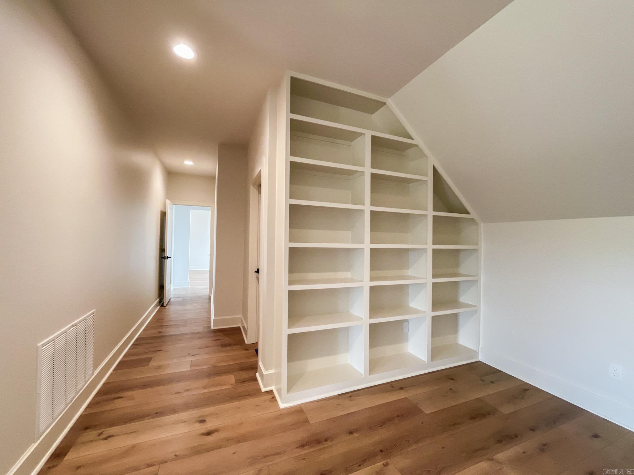 LAKEVIEW WEST - Residential