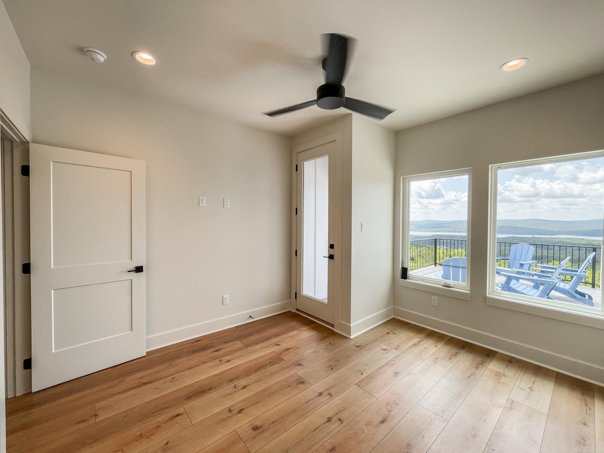 LAKEVIEW WEST - Residential