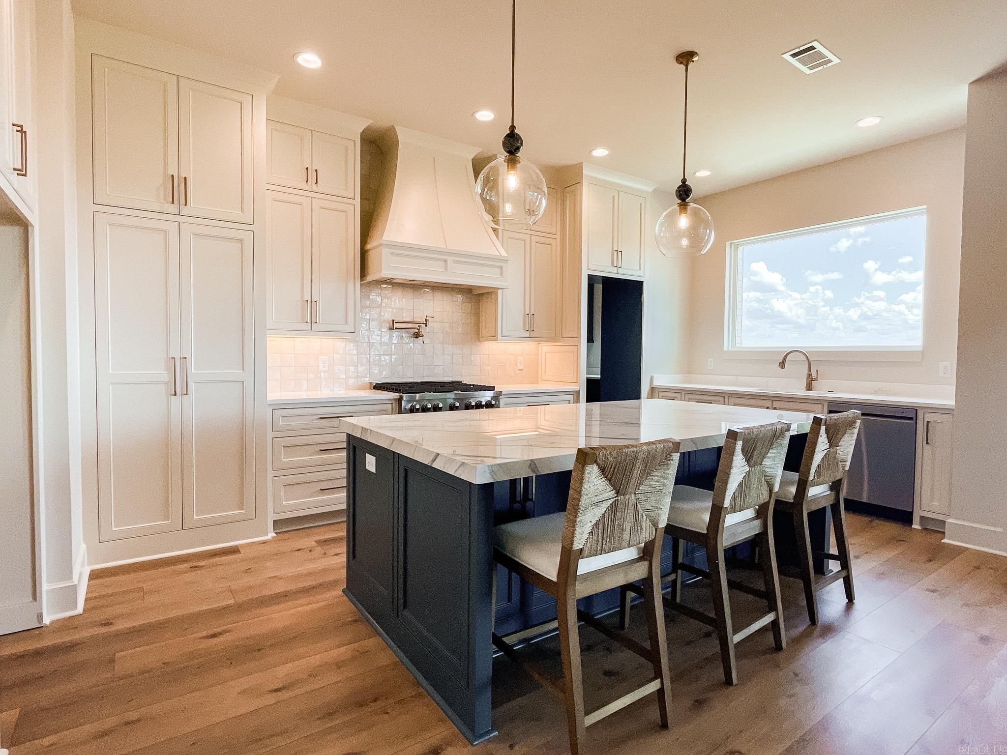 LAKEVIEW WEST - Residential