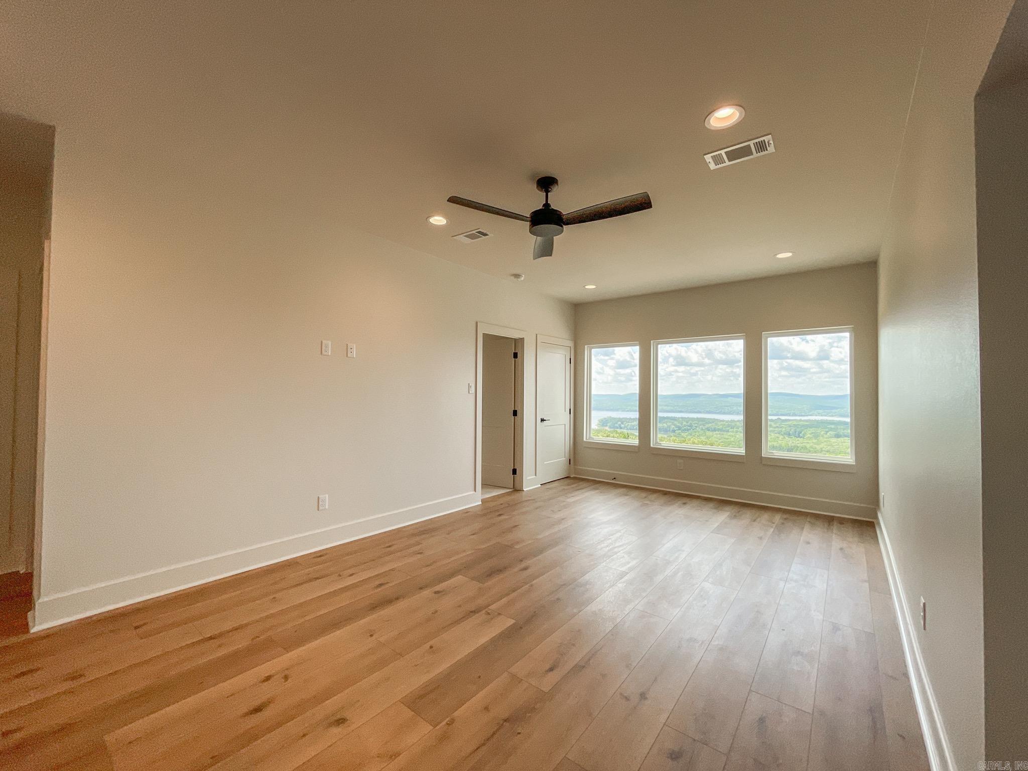 LAKEVIEW WEST - Residential