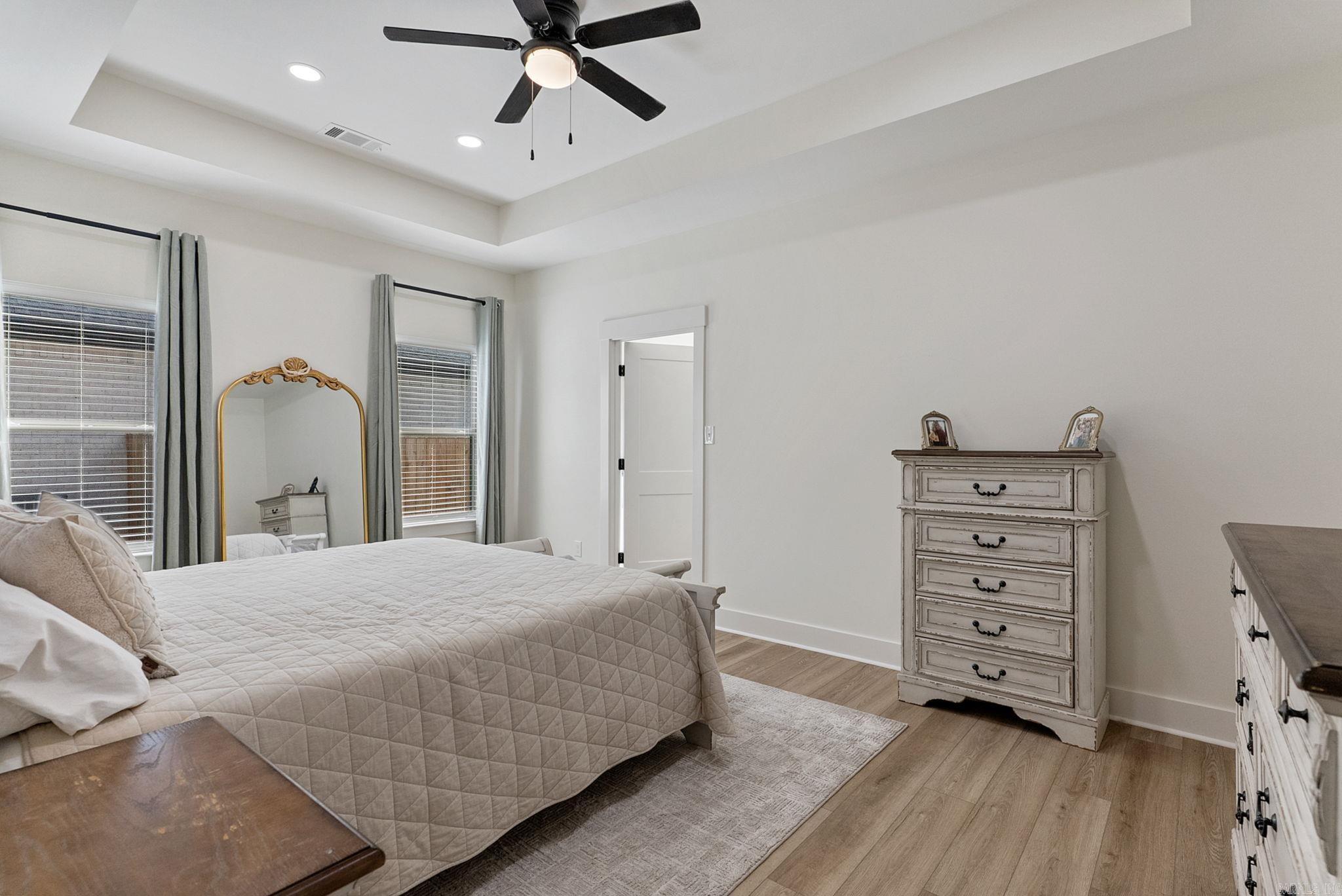 EAST MEADOW - Residential