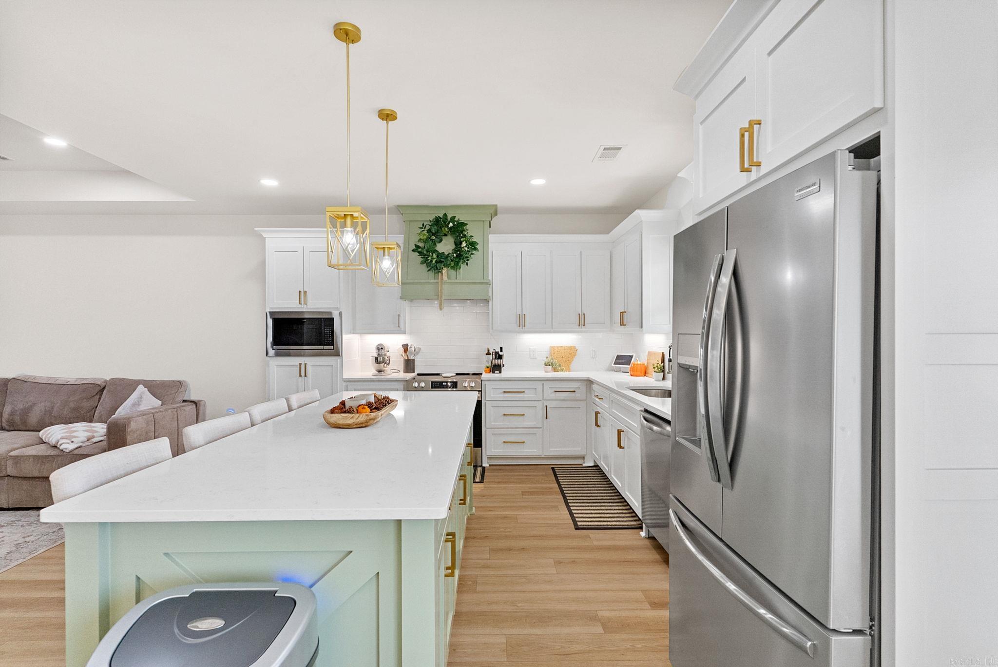 EAST MEADOW - Residential