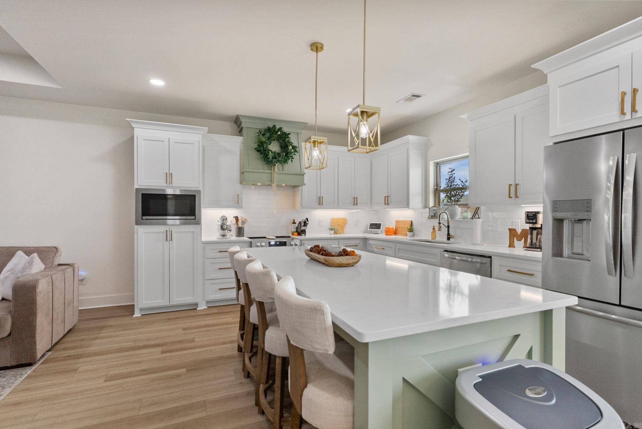 EAST MEADOW - Residential