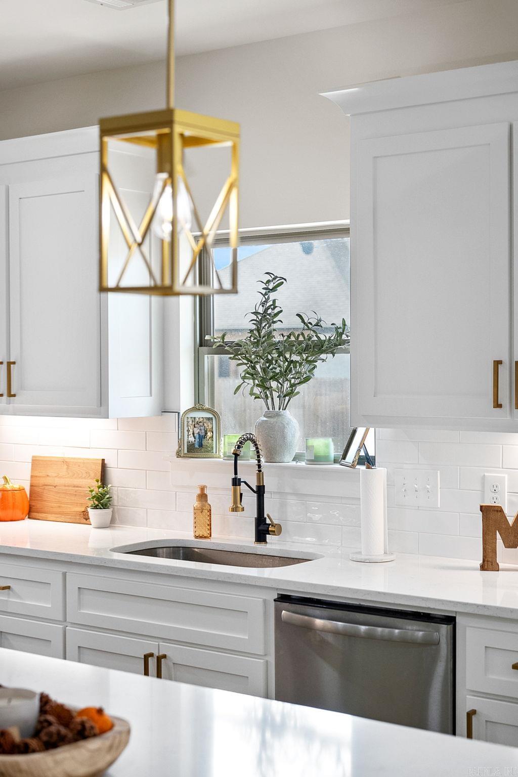 EAST MEADOW - Residential