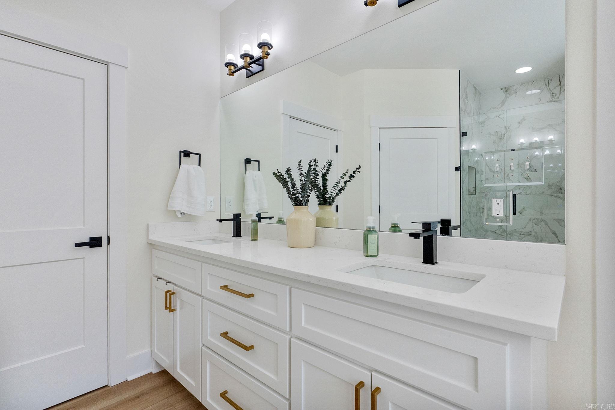 EAST MEADOW - Residential