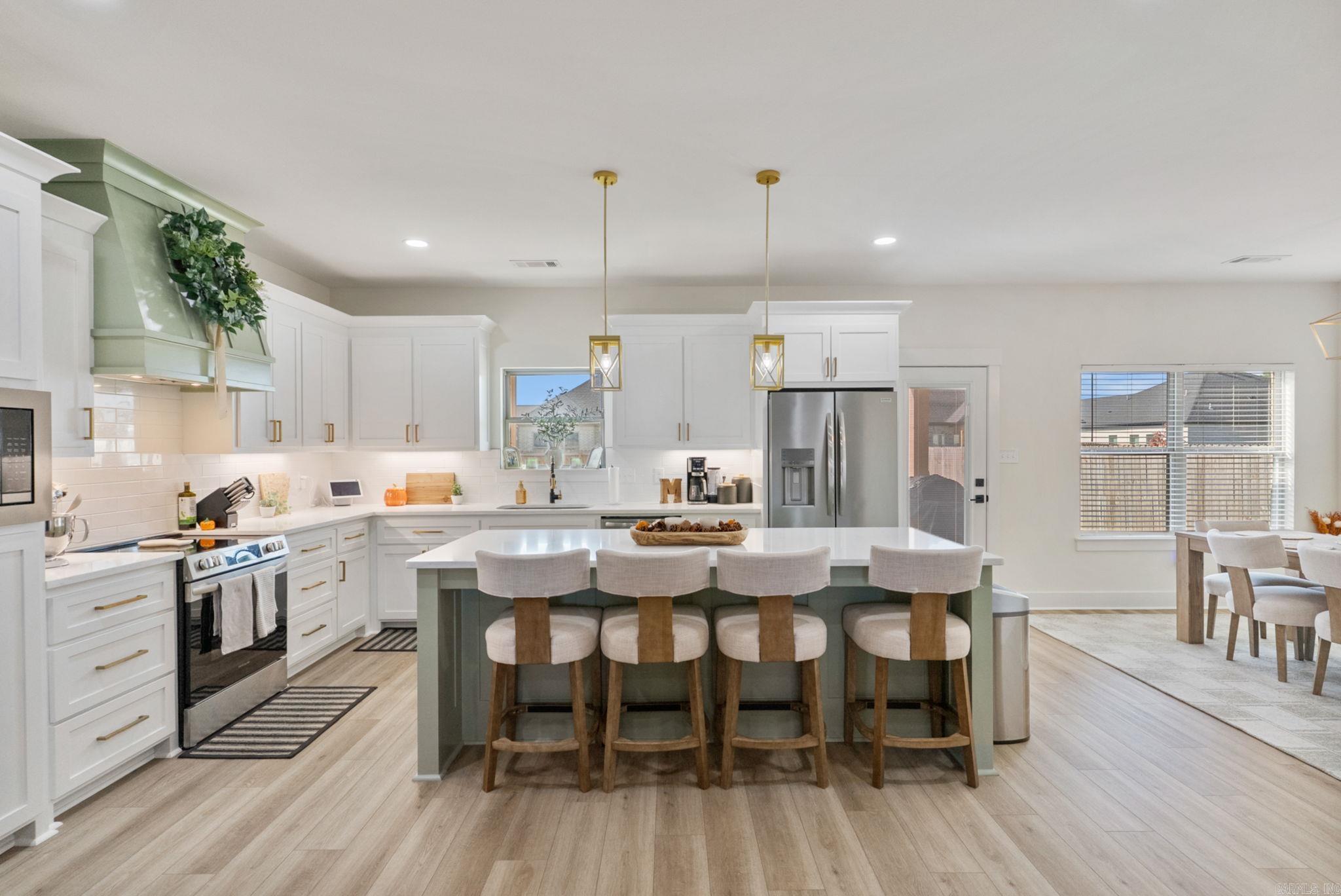 EAST MEADOW - Residential