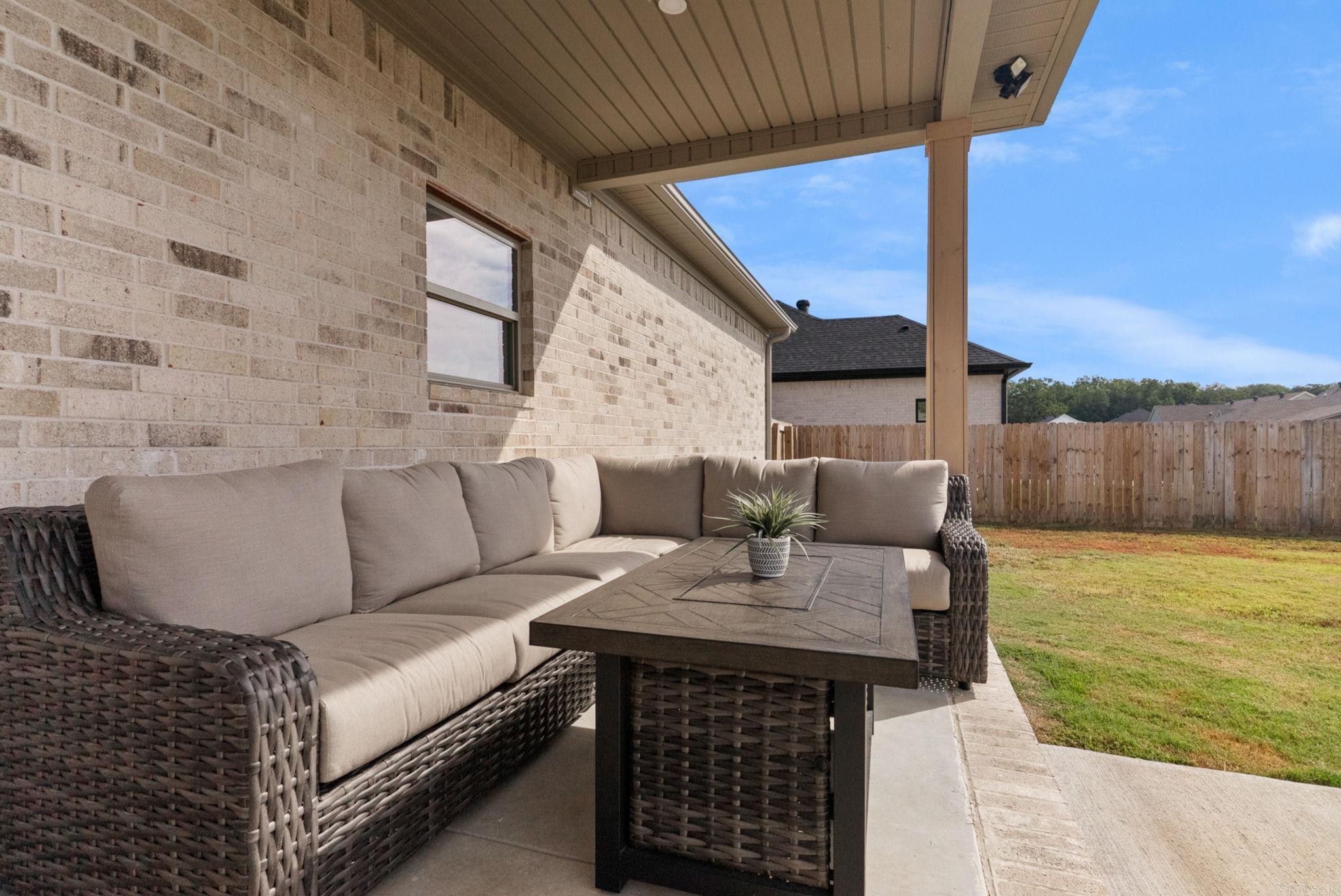 EAST MEADOW - Residential