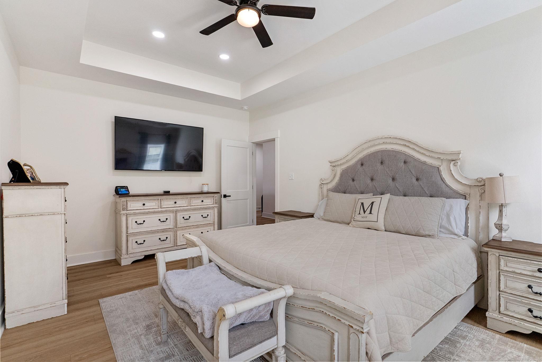 EAST MEADOW - Residential