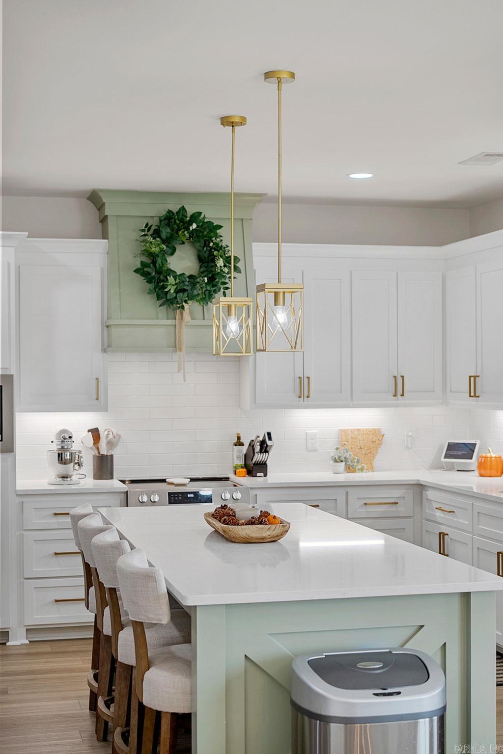 EAST MEADOW - Residential