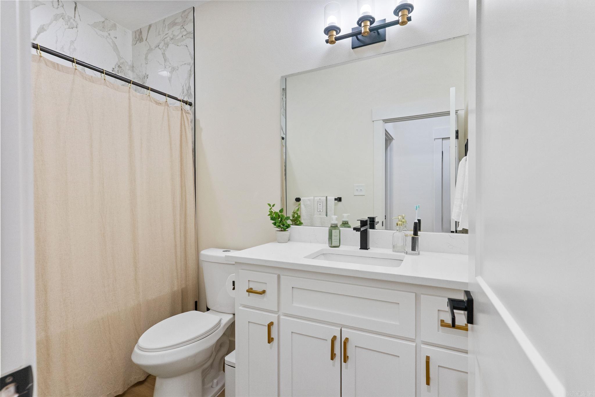 EAST MEADOW - Residential