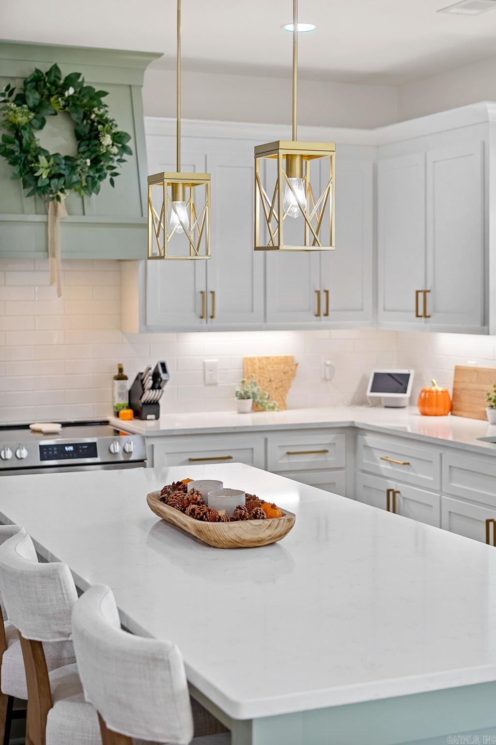 EAST MEADOW - Residential