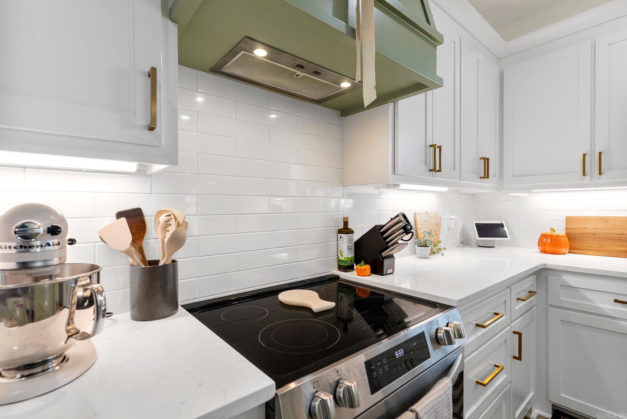 EAST MEADOW - Residential