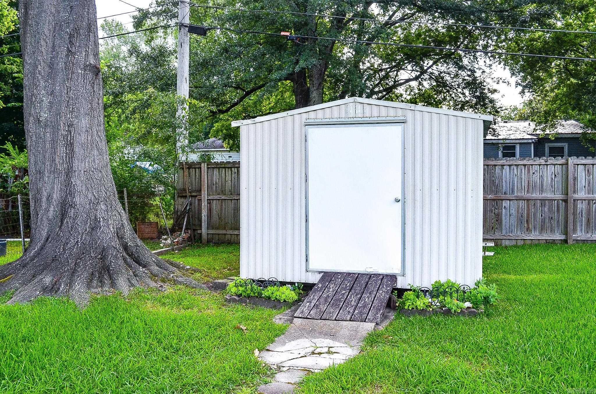 TROUTT - Residential