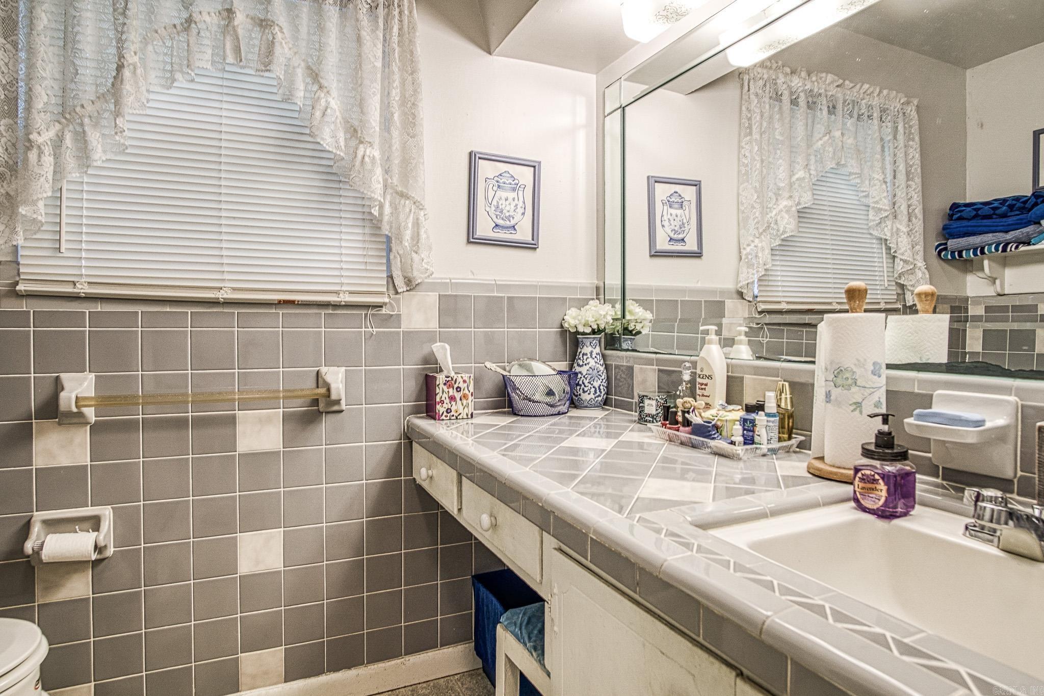 TROUTT - Residential