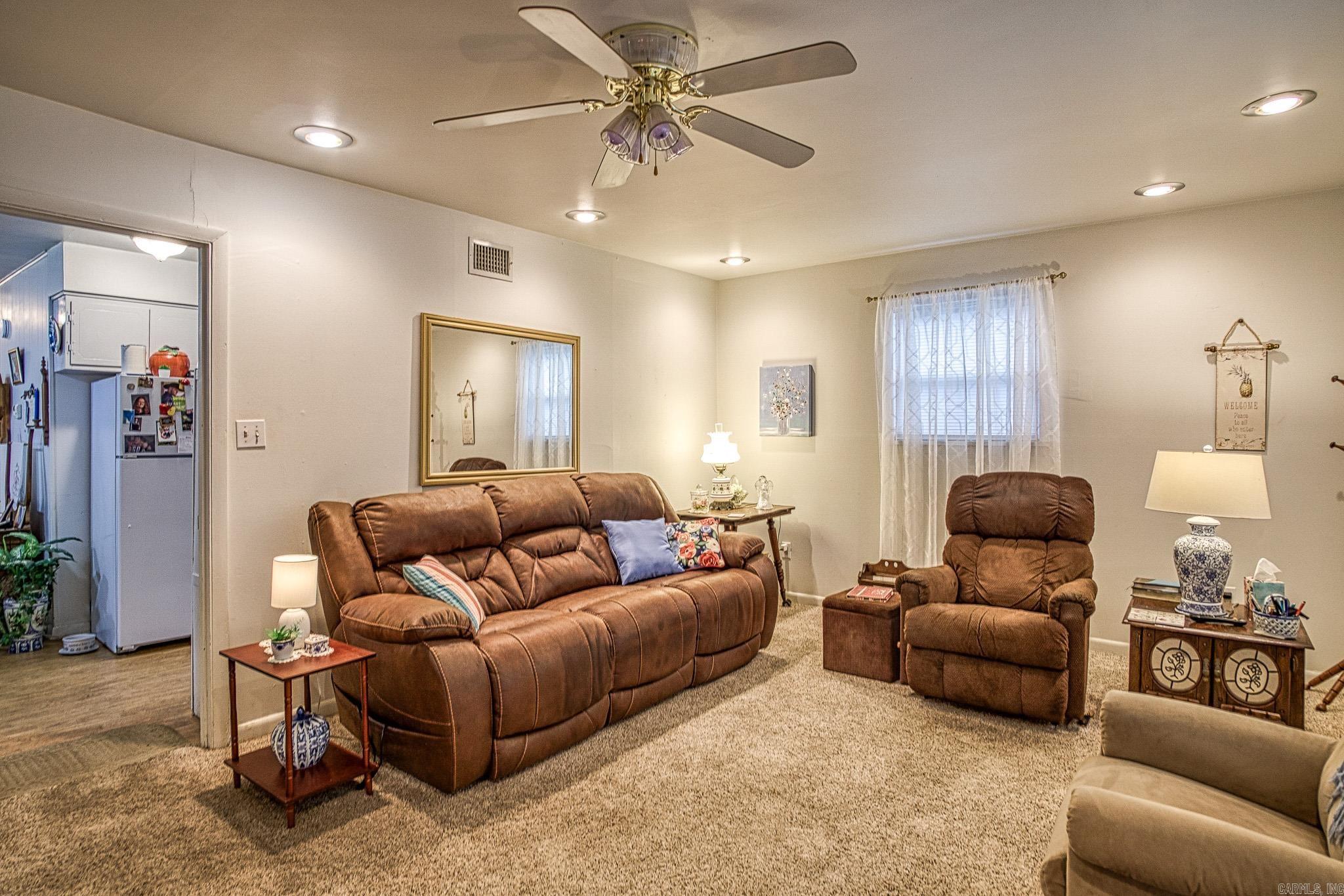 TROUTT - Residential