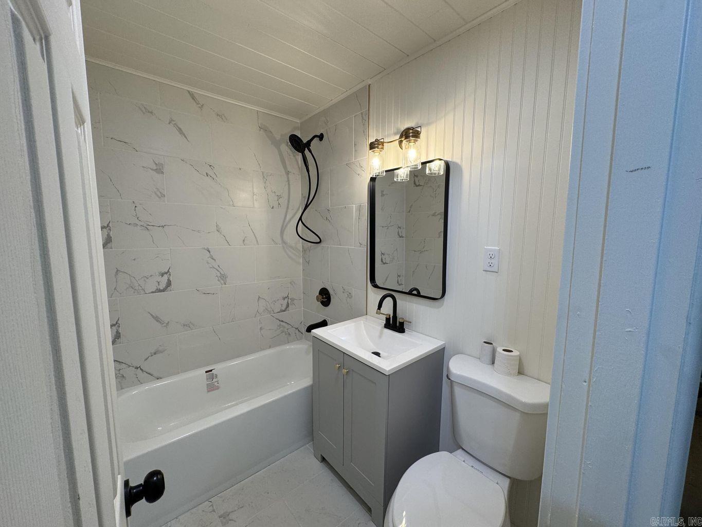 Dakota Second - Residential