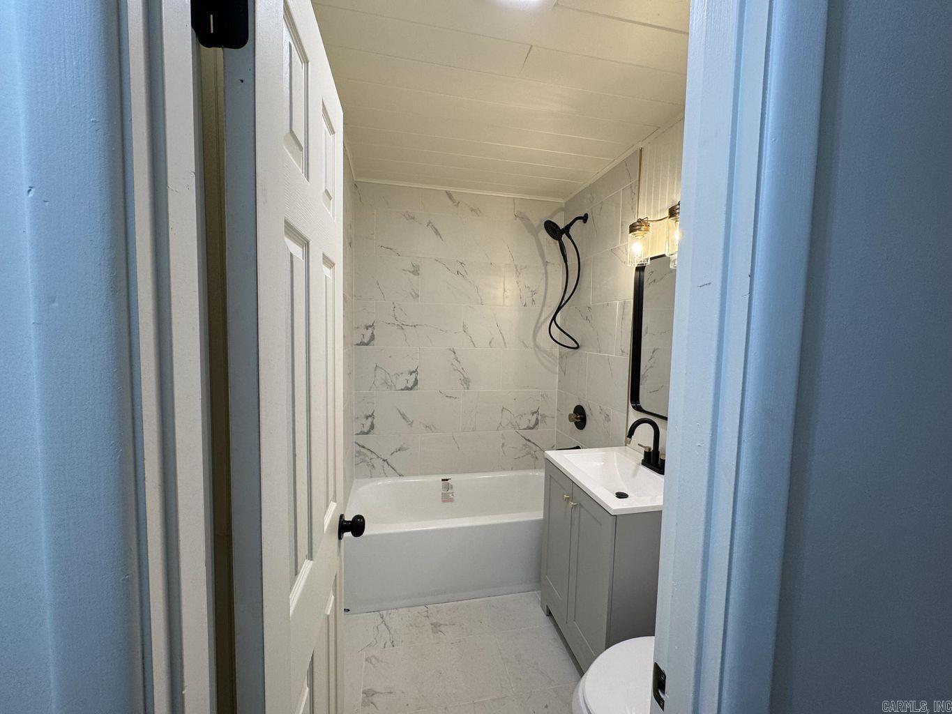 Dakota Second - Residential