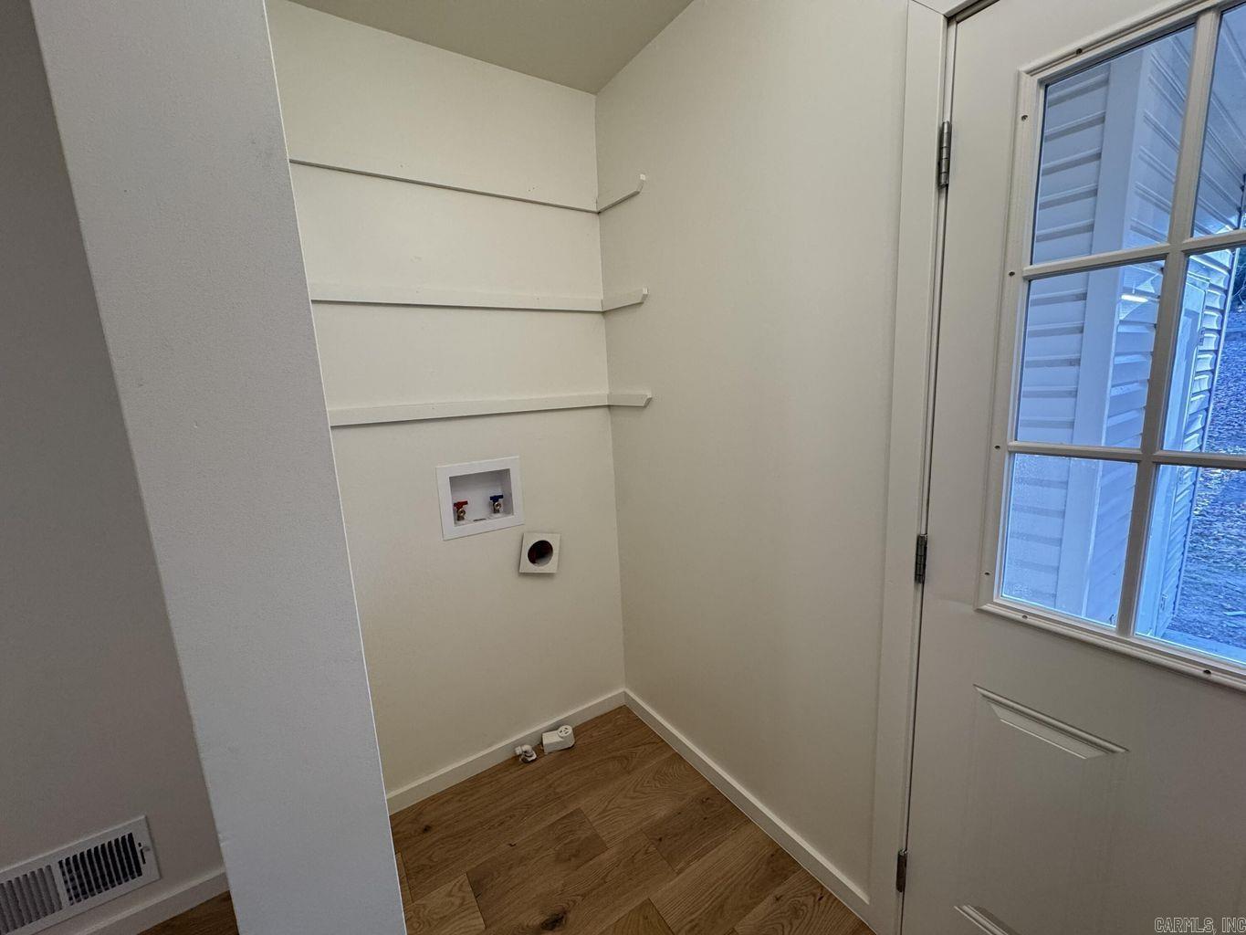 Dakota Second - Residential