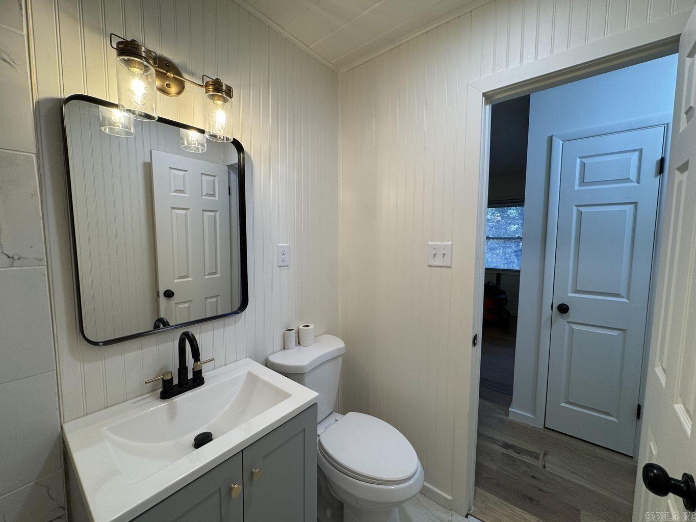 Dakota Second - Residential