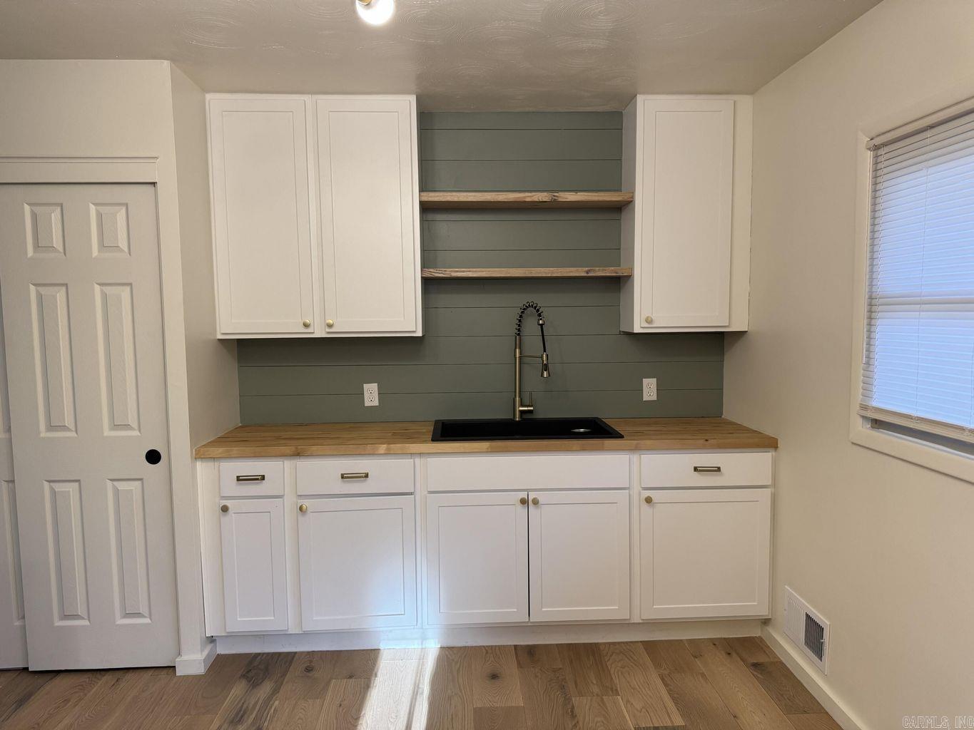 Dakota Second - Residential