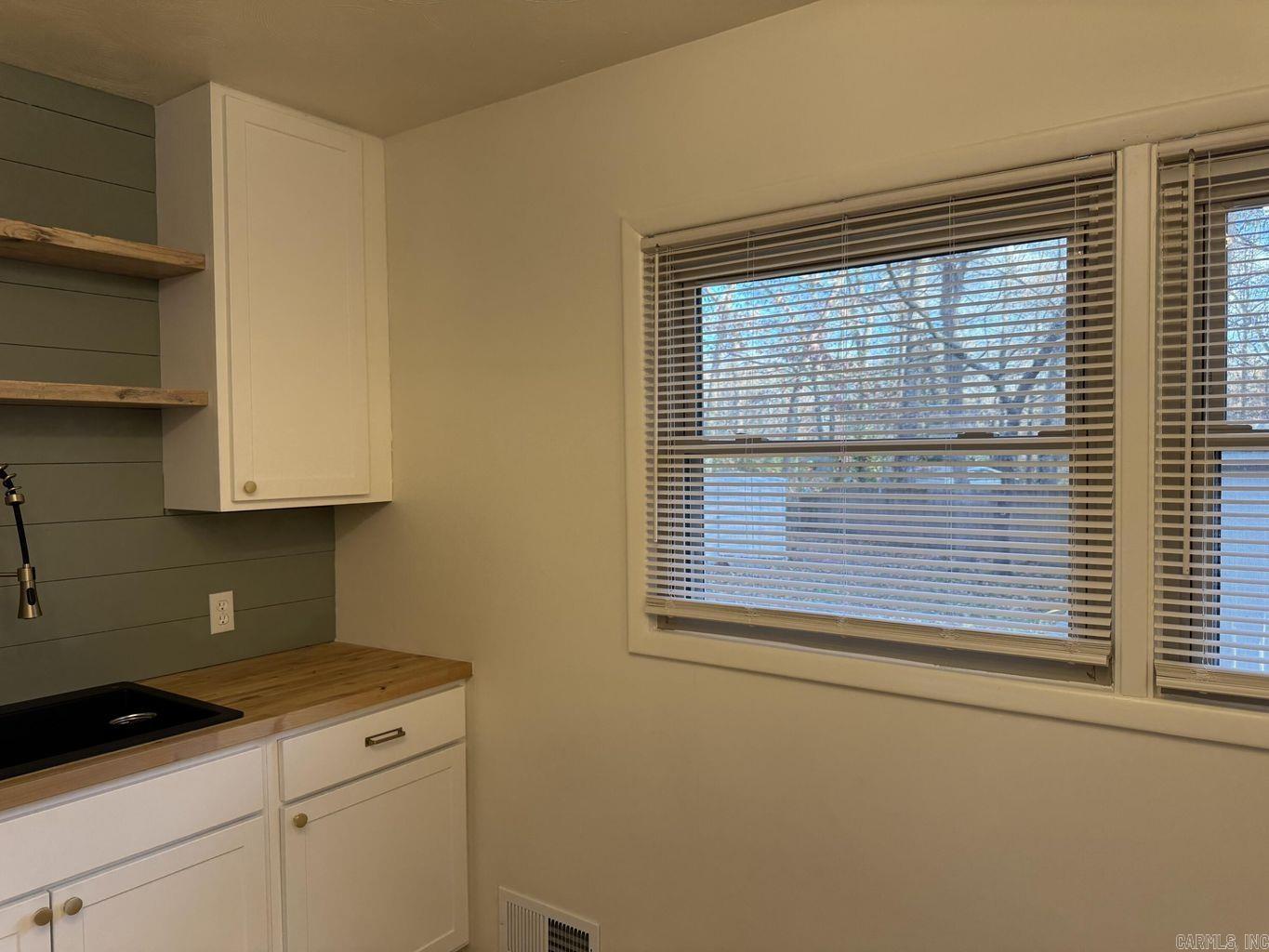 Dakota Second - Residential