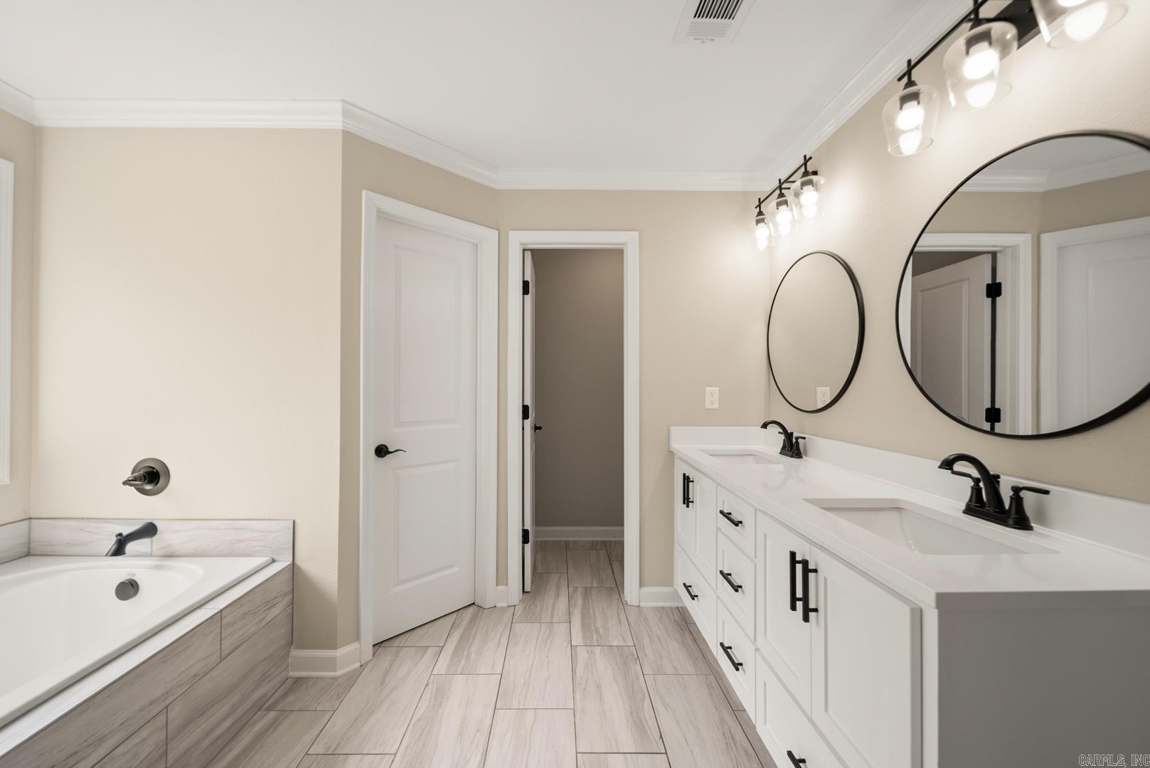 PINEWOOD ESTATES - Residential