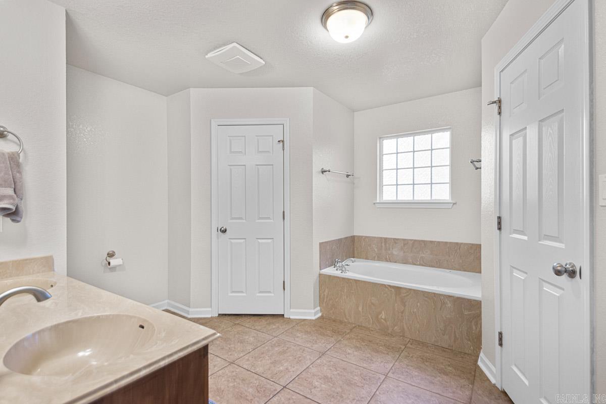 PLANTATION HILLS - Residential