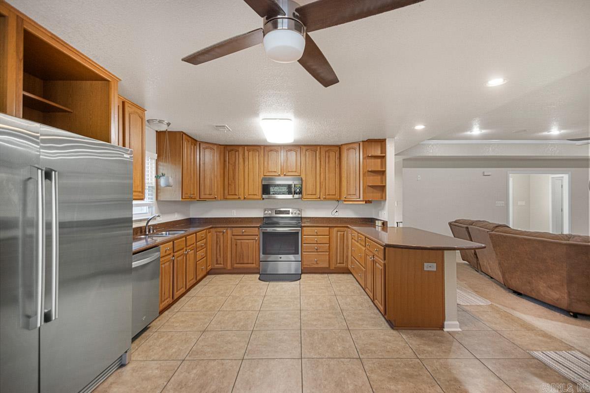 PLANTATION HILLS - Residential