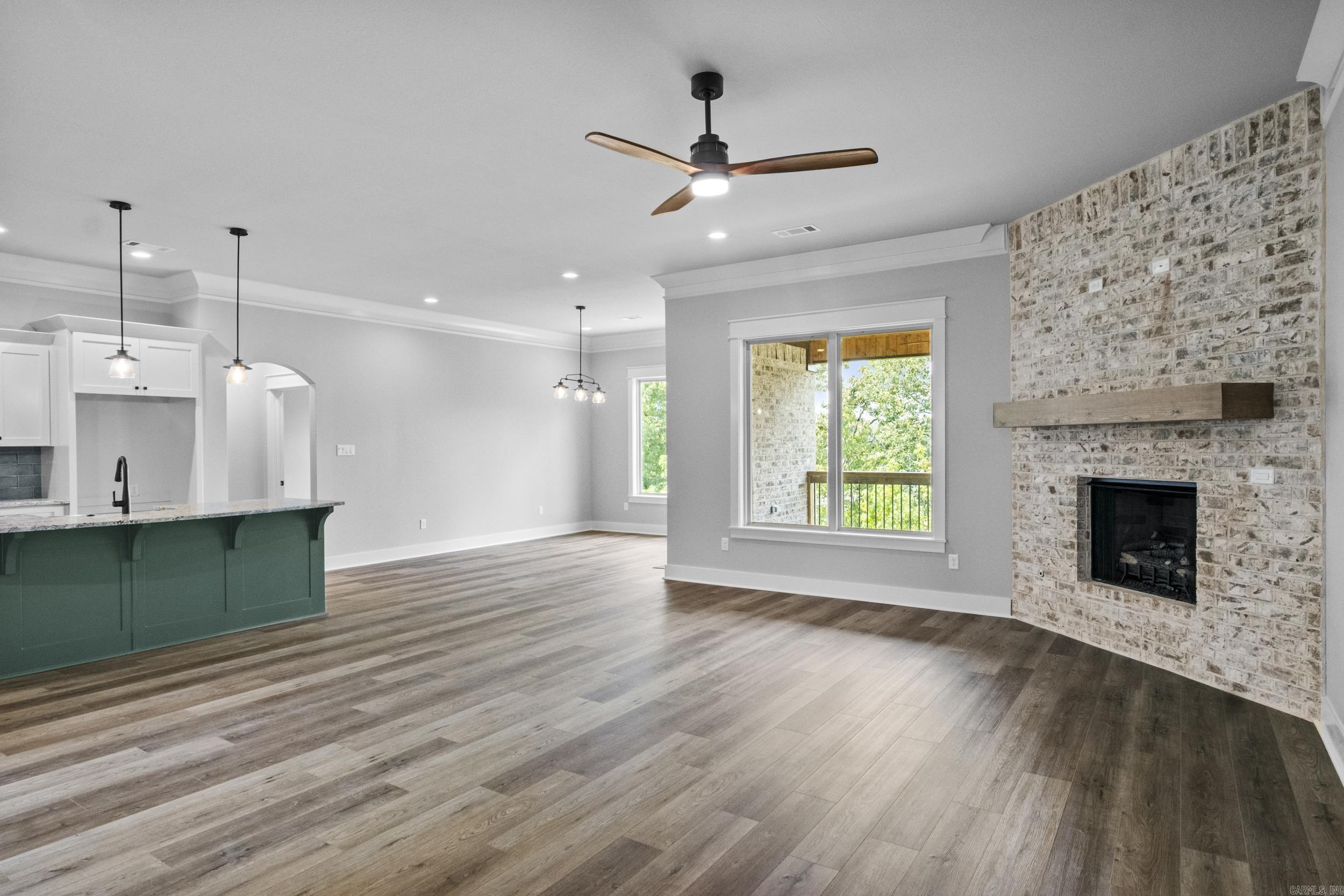 CREEKSIDE ADDN - Residential