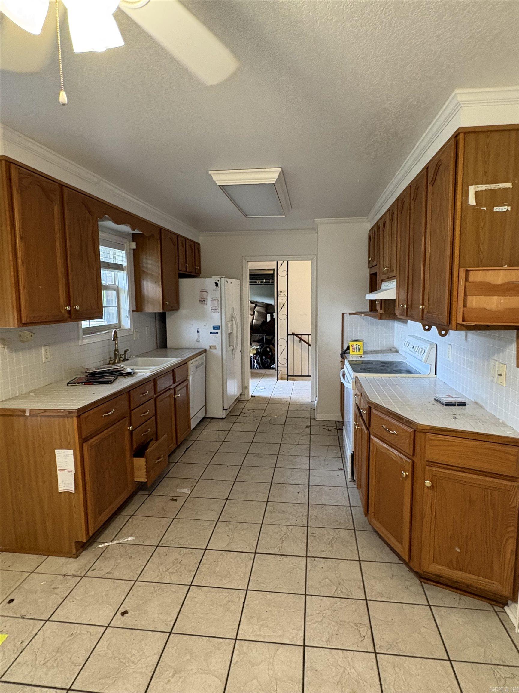 IDLEWOOD - Residential