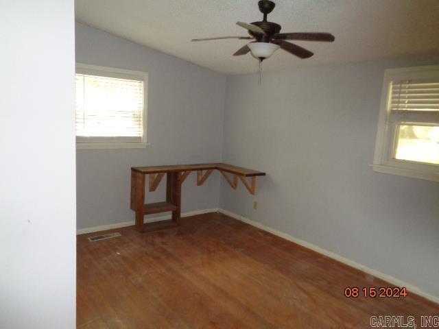 BEAUTIFUL LAKEVIEW - Residential