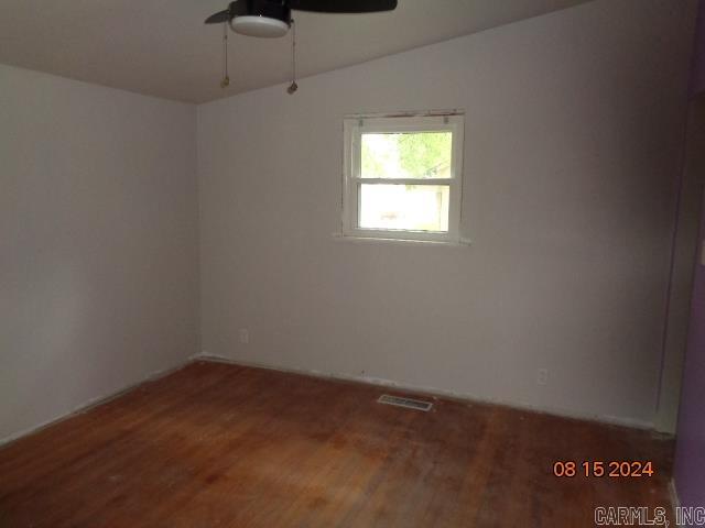 BEAUTIFUL LAKEVIEW - Residential