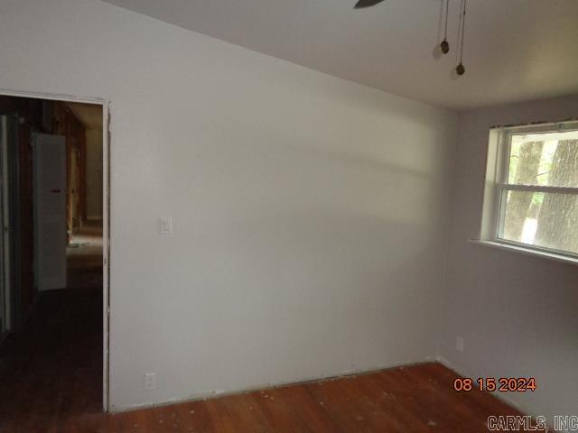 BEAUTIFUL LAKEVIEW - Residential