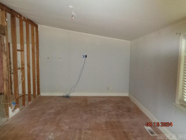 BEAUTIFUL LAKEVIEW - Residential