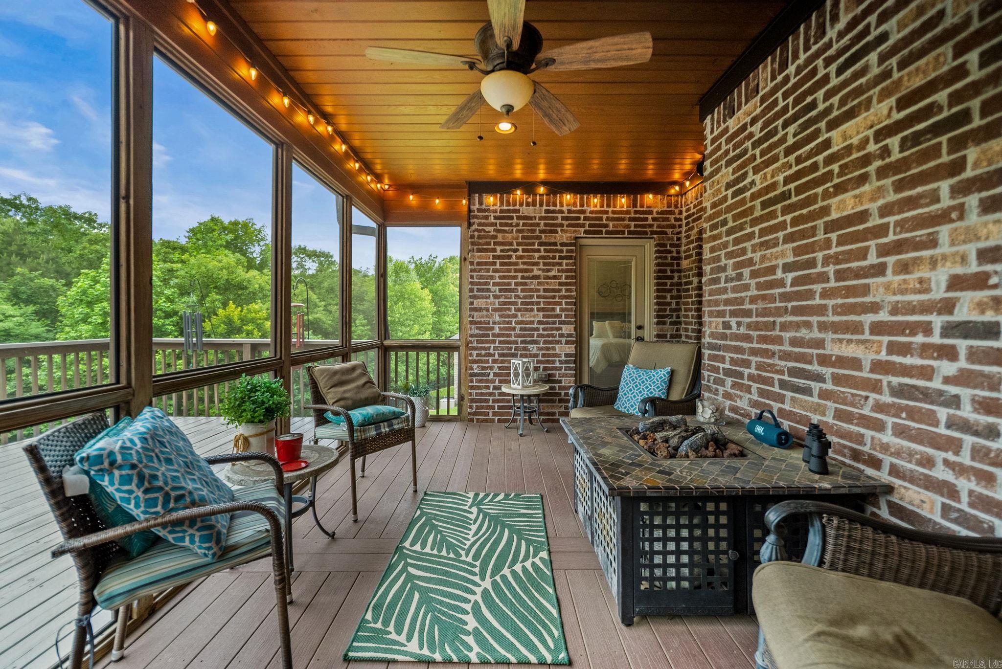 WOODLANDS EDGE - Residential