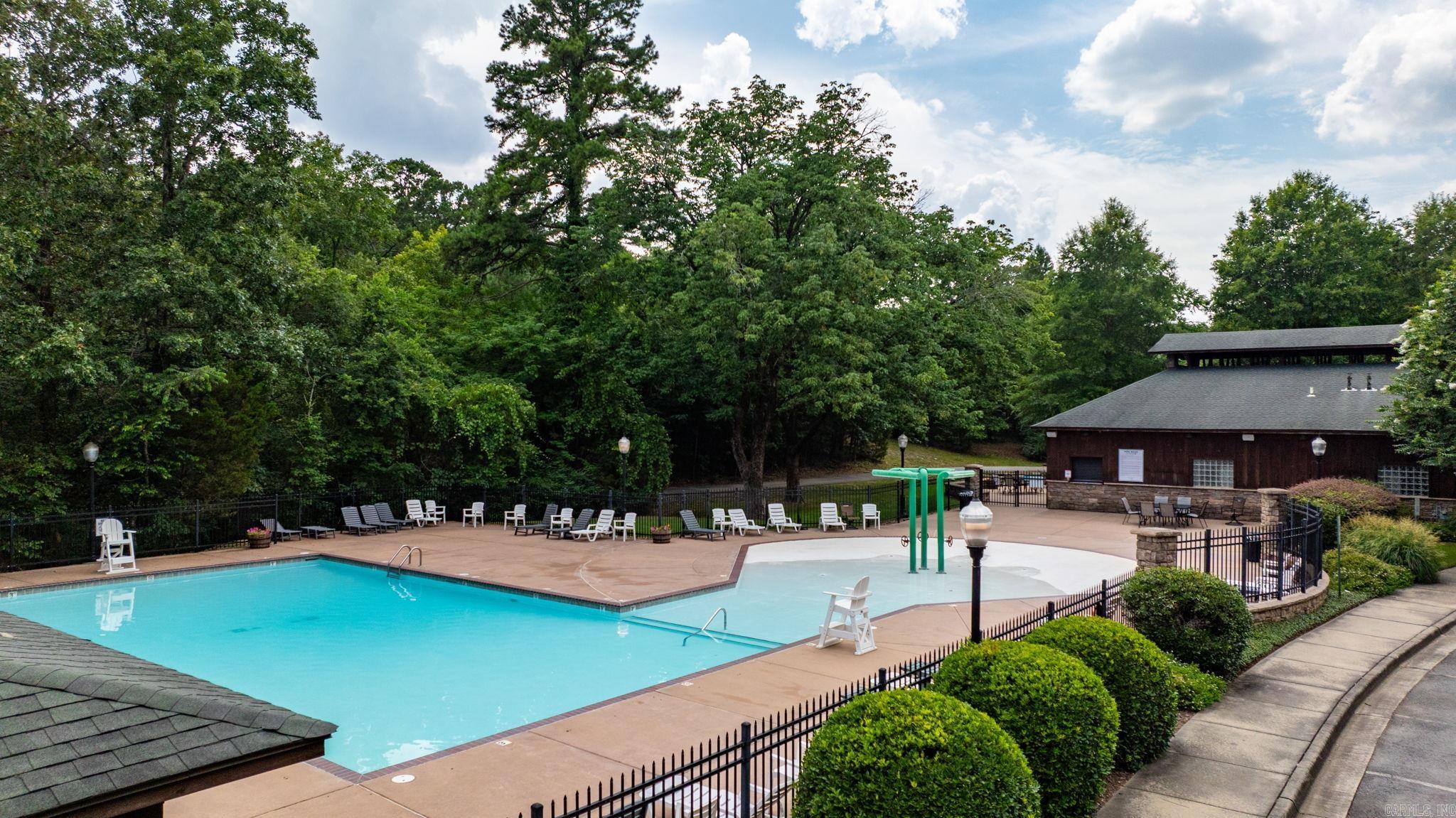 WOODLANDS EDGE - Residential
