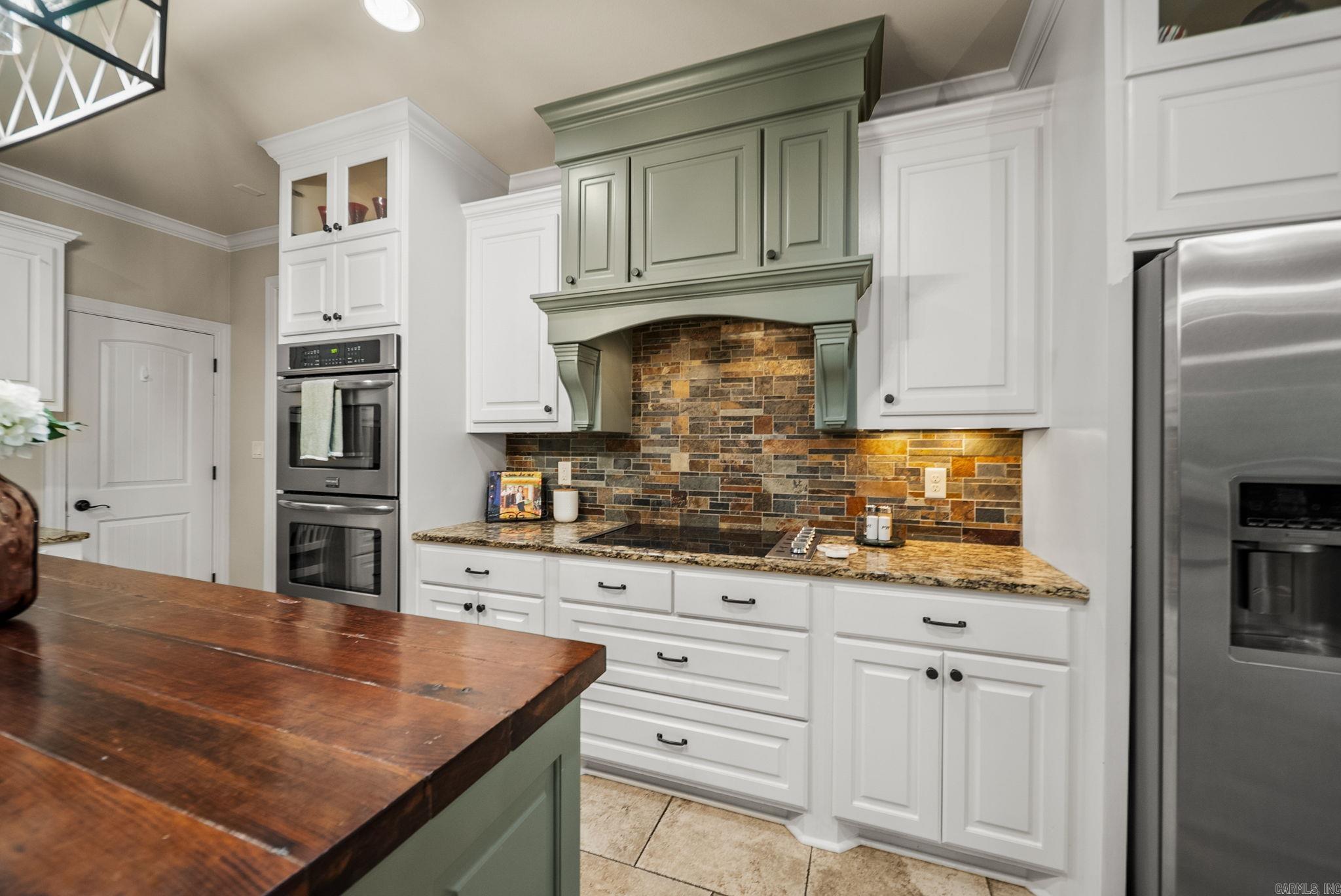 WOODLANDS EDGE - Residential