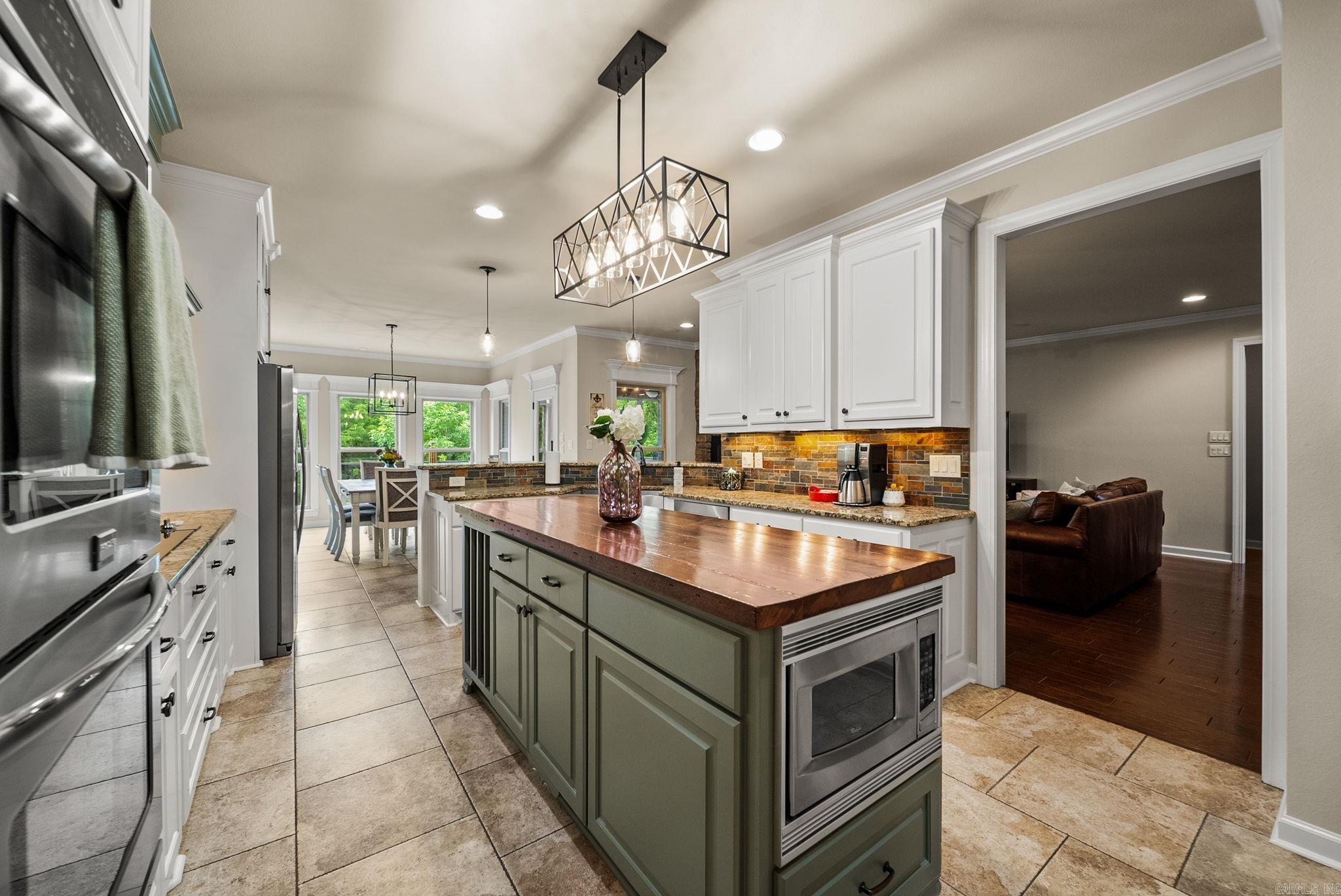 WOODLANDS EDGE - Residential