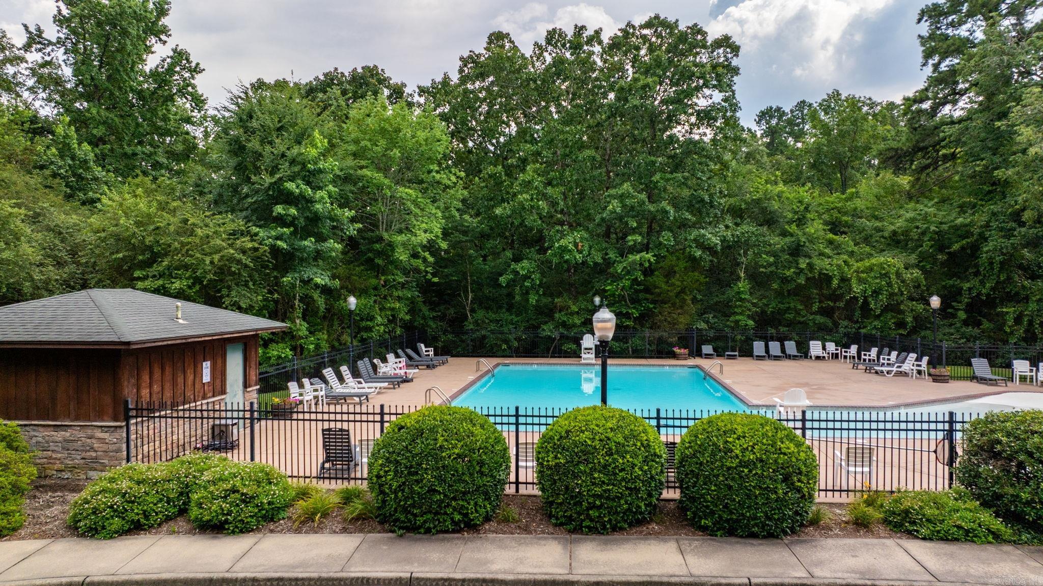 WOODLANDS EDGE - Residential