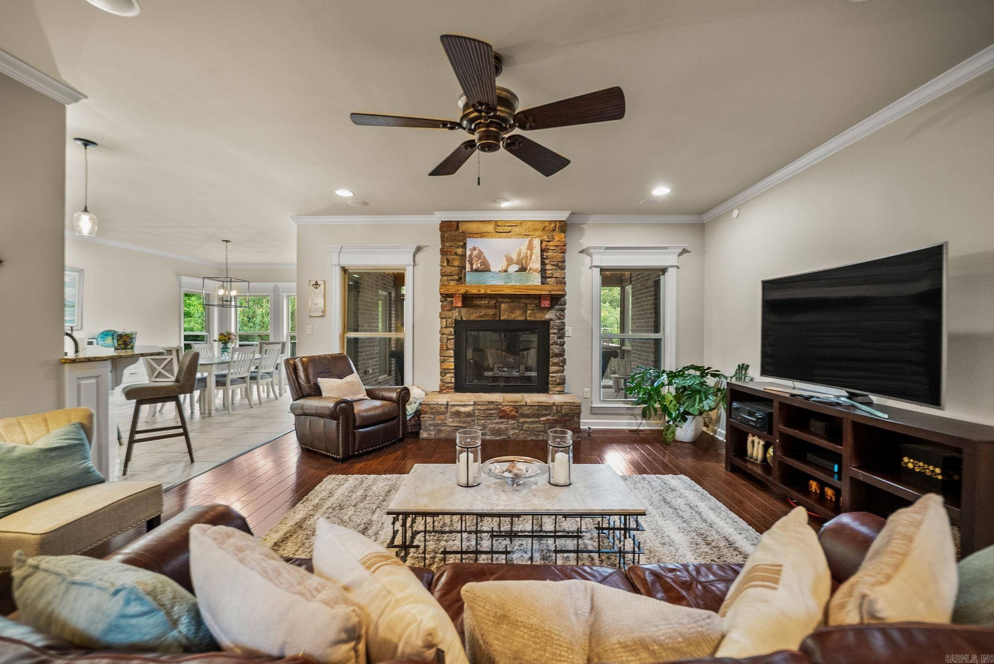 WOODLANDS EDGE - Residential