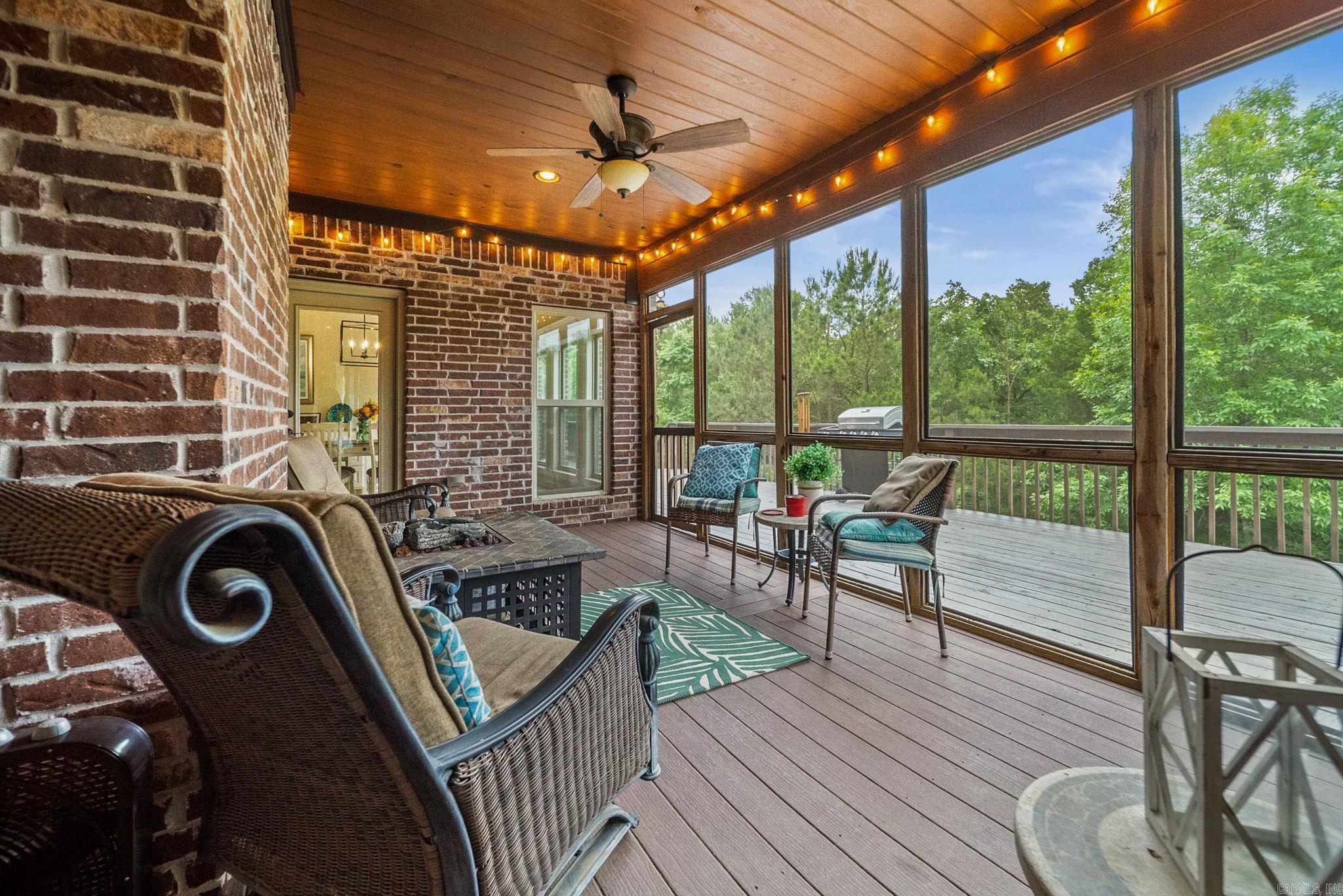 WOODLANDS EDGE - Residential