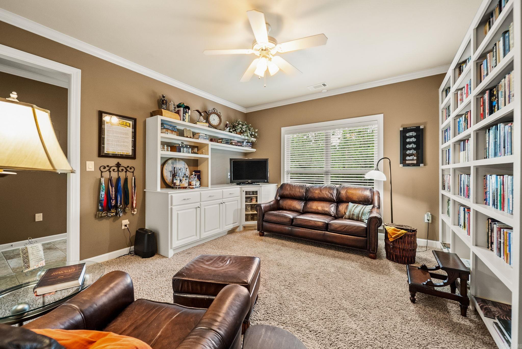 WOODLANDS EDGE - Residential