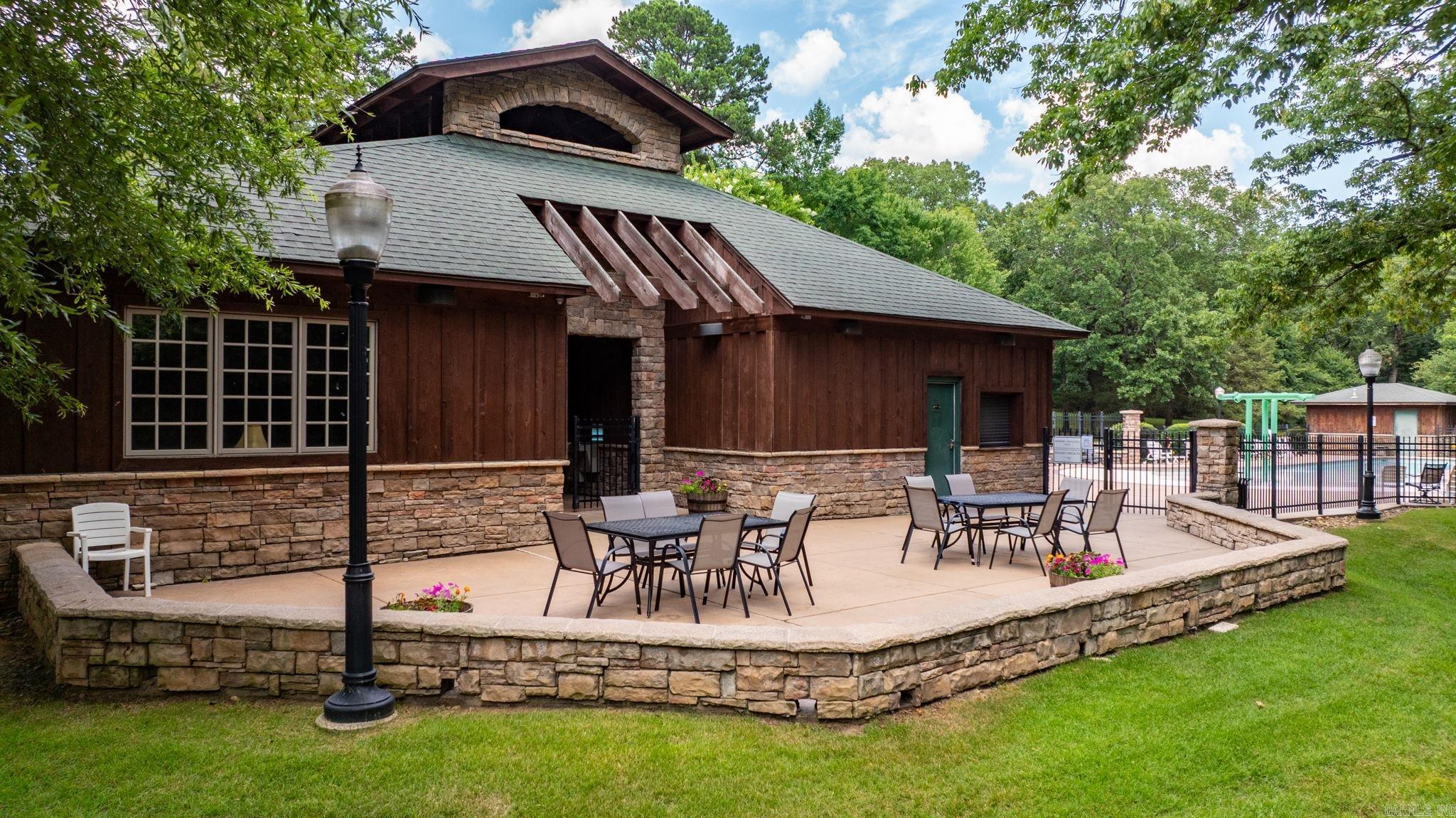 WOODLANDS EDGE - Residential