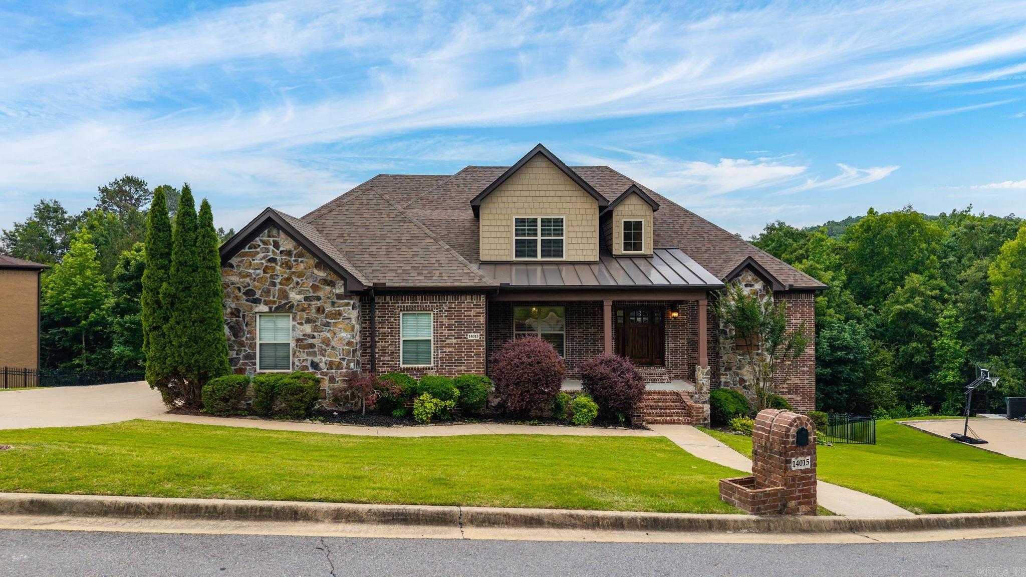 WOODLANDS EDGE - Residential