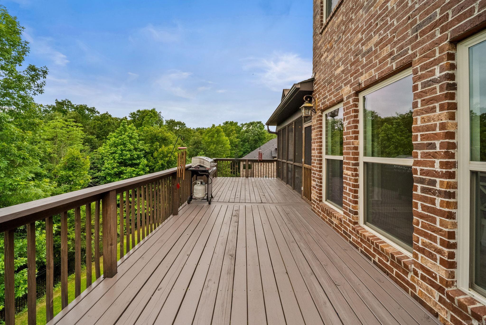 WOODLANDS EDGE - Residential