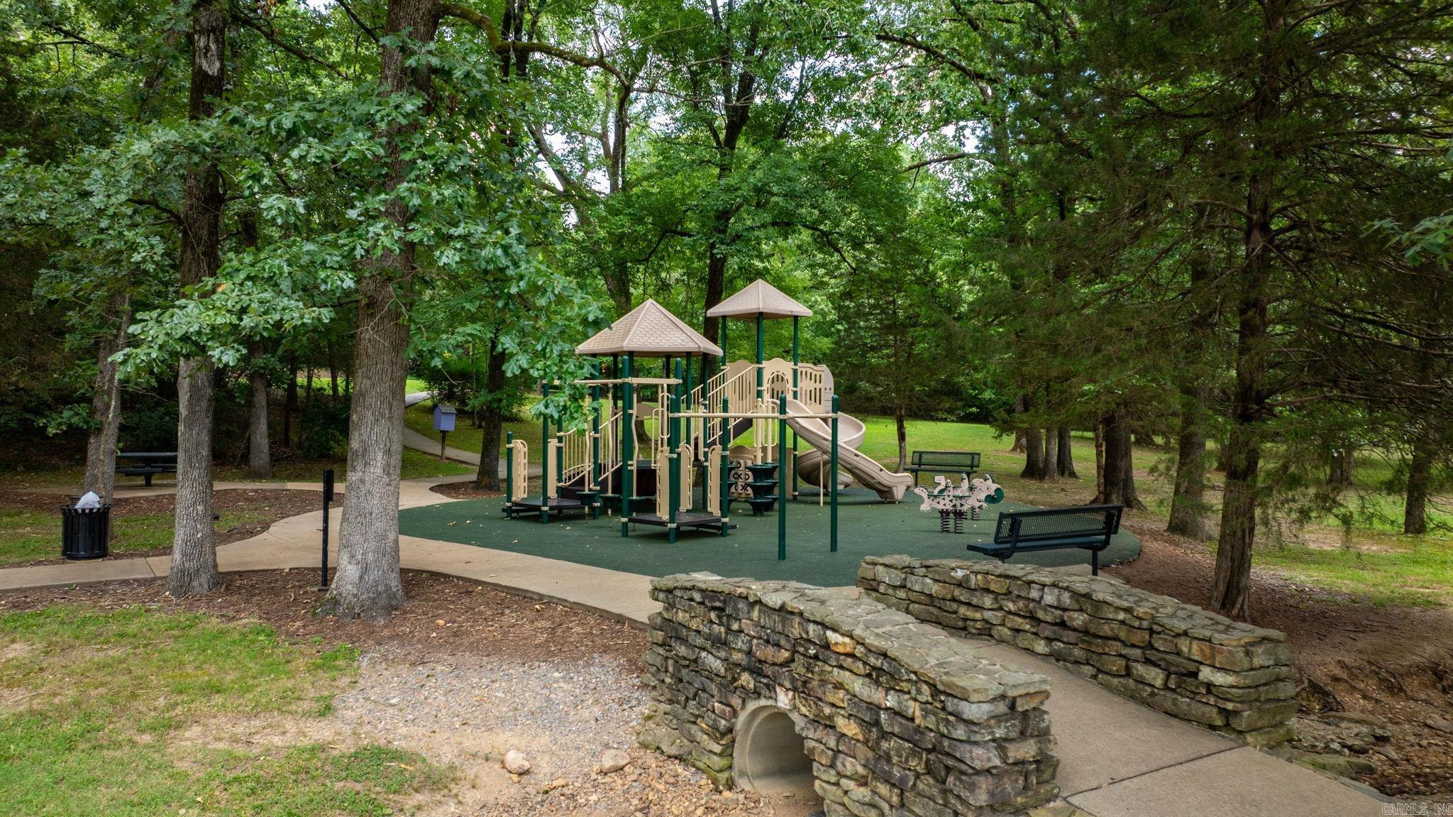WOODLANDS EDGE - Residential