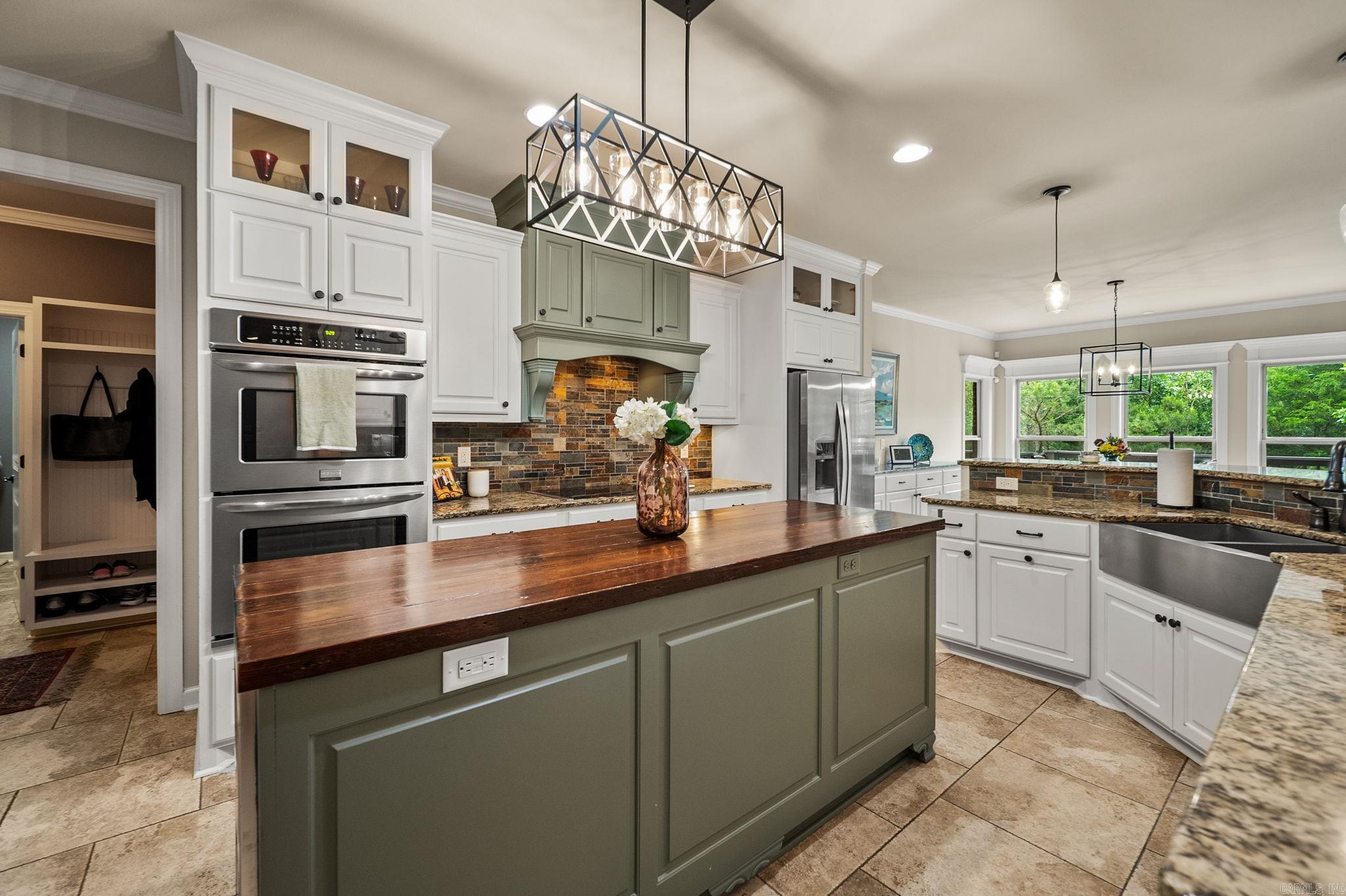 WOODLANDS EDGE - Residential