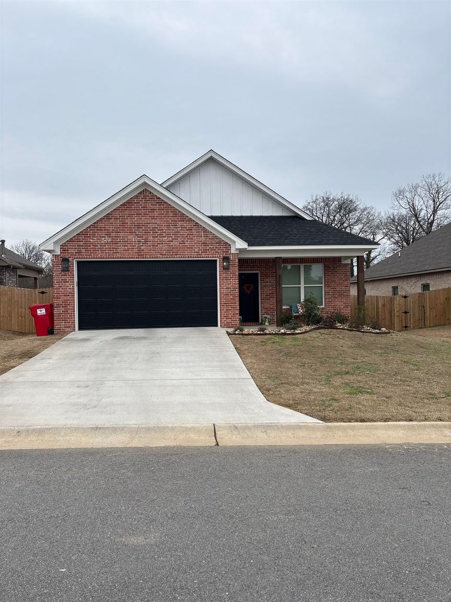 Beautiful home! Home offers 1835 sq ft with 3 bdrms/2 baths Open floor plan, large island, large primary suite with walk in closet and bath, fully fenced in with 6' privacy fence,