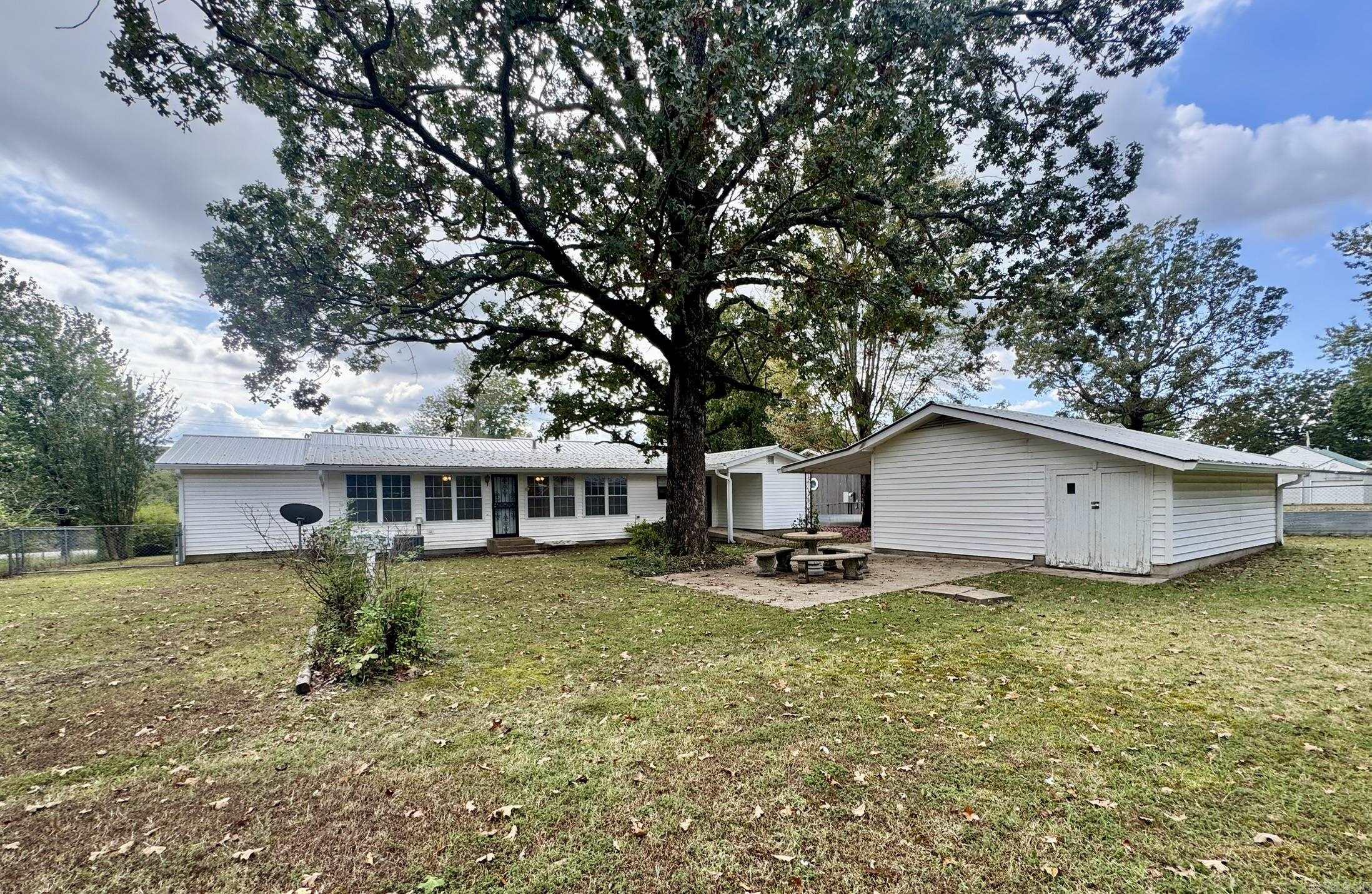 LANCASTER WESTERN - Residential